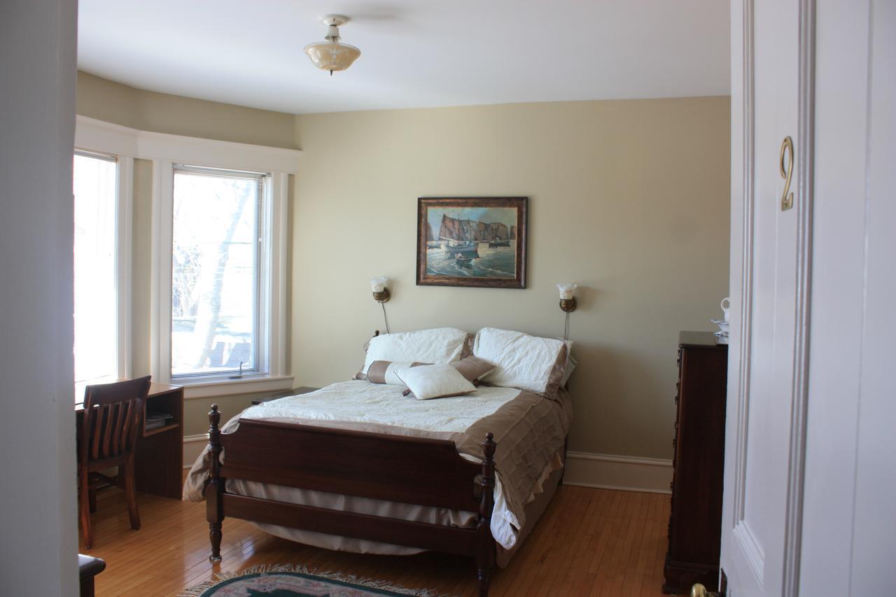 Downtown Bed & Breakfast Moncton Bagian luar foto