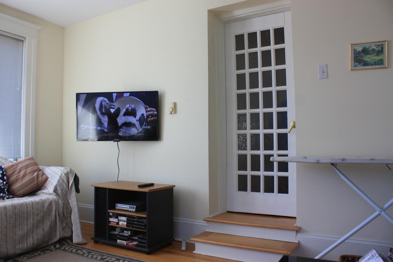 Downtown Bed & Breakfast Moncton Bagian luar foto