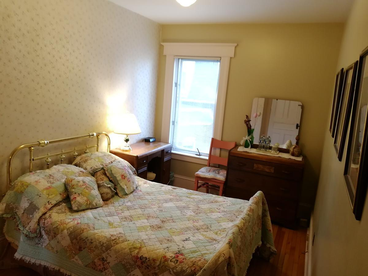 Downtown Bed & Breakfast Moncton Bagian luar foto