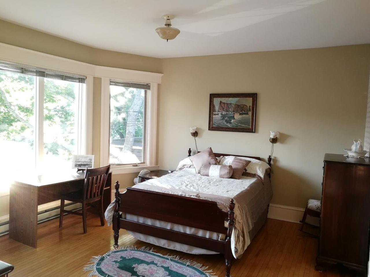 Downtown Bed & Breakfast Moncton Bagian luar foto