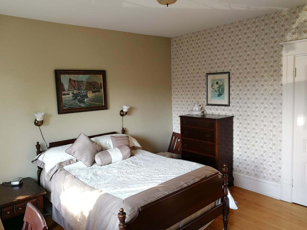 Downtown Bed & Breakfast Moncton Bagian luar foto