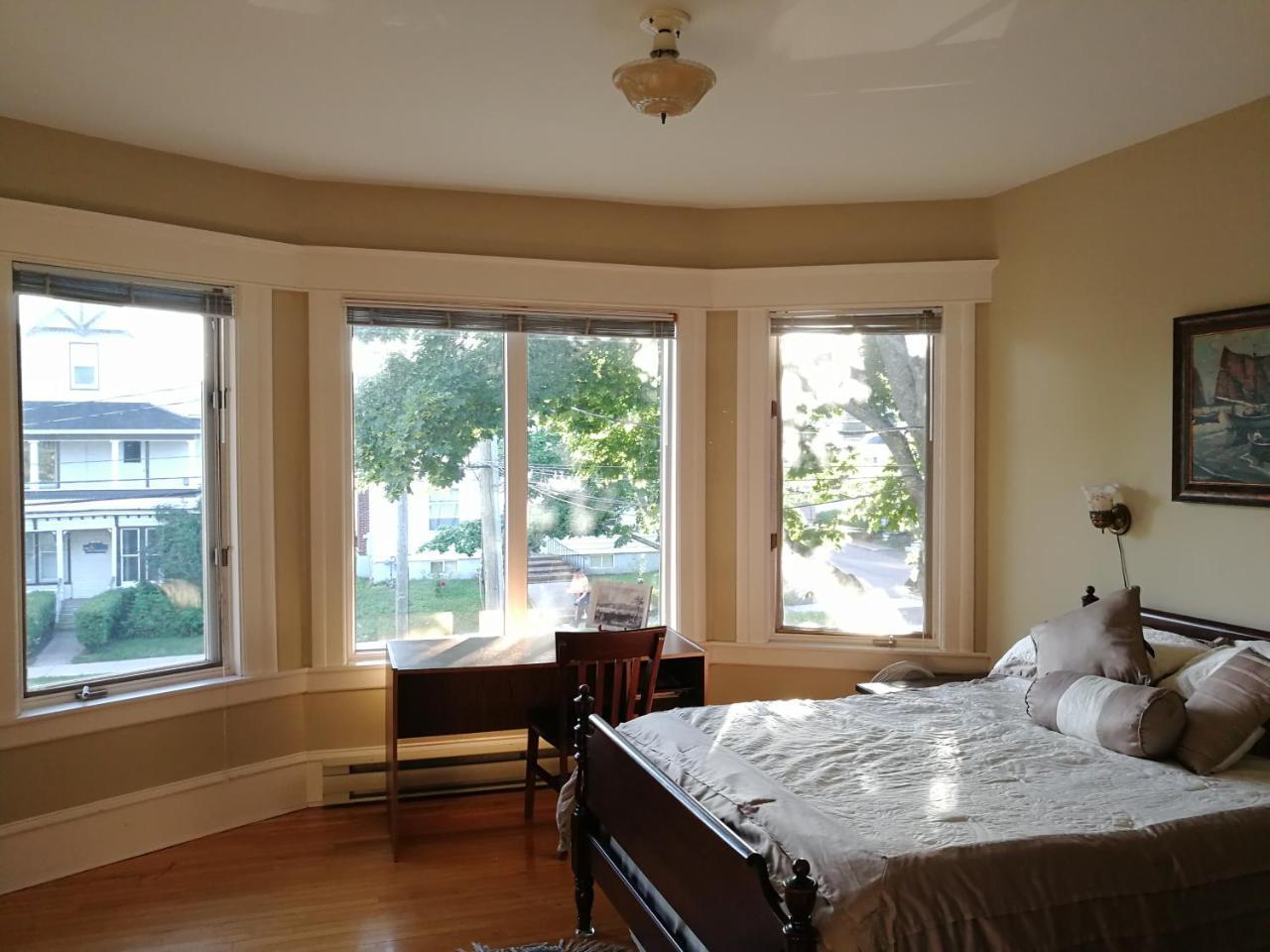 Downtown Bed & Breakfast Moncton Bagian luar foto